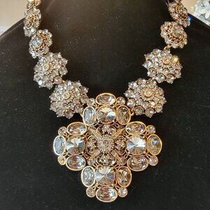 Oscar de la Renta  Swarovski Crystal Jeweled Gold Collar Statement Necklace